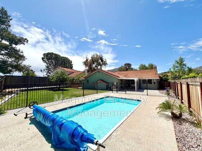 Building Photo - 45680 Clubhouse Dr