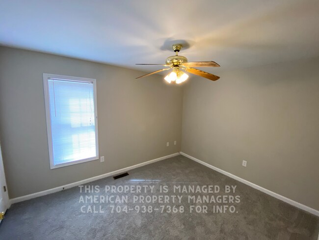 Building Photo - 501 Martin Cir