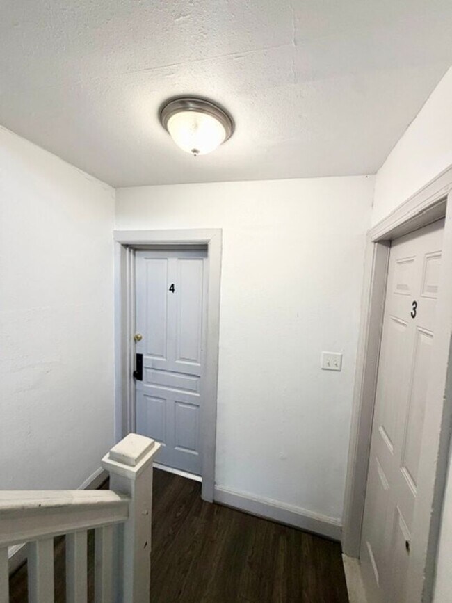 Building Photo - 1 Bedroom, Coin Laundry, Parking-York City SD