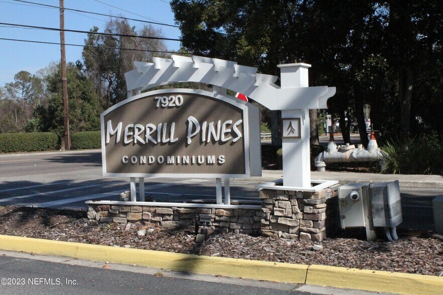 Building Photo - 7920 Merrill Rd