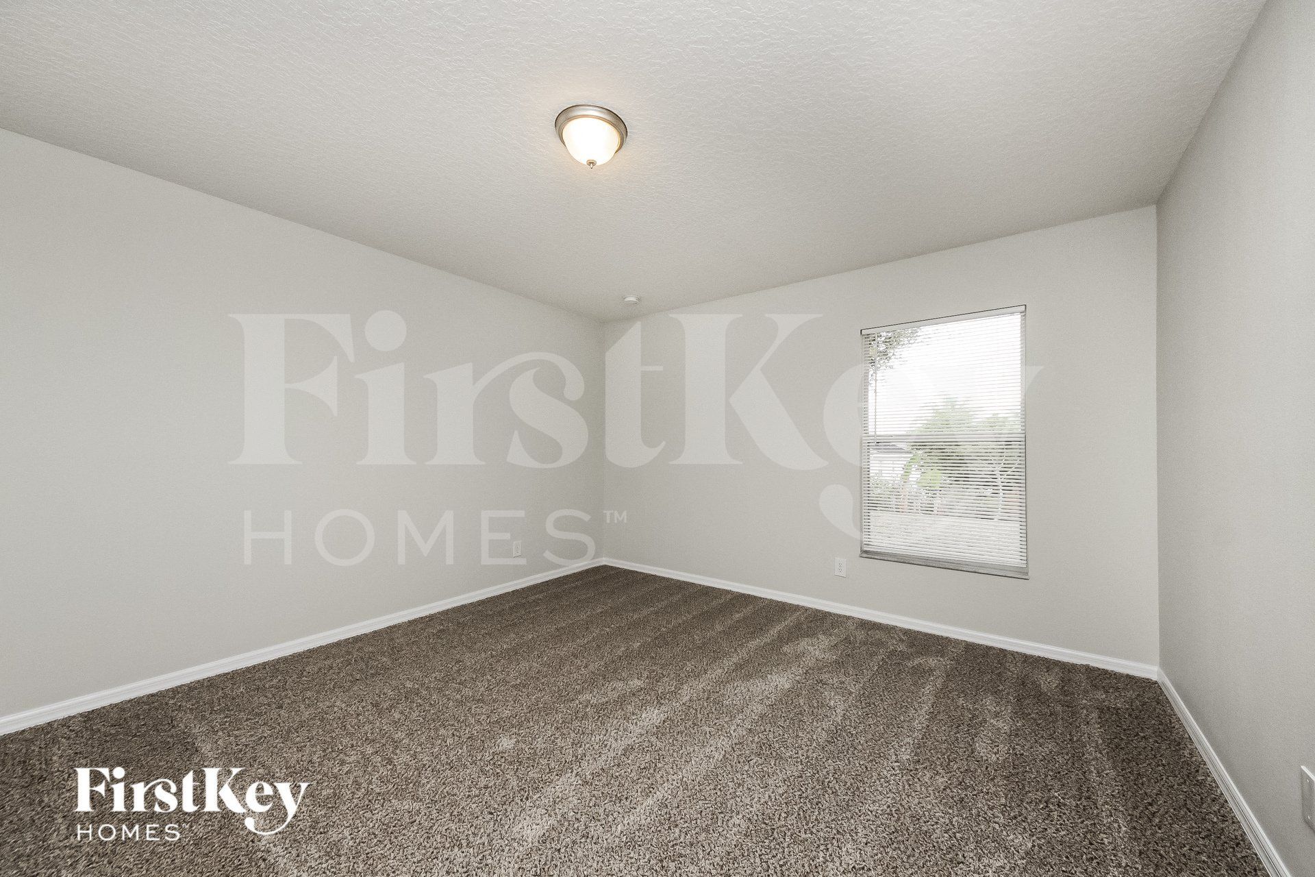 Building Photo - 381 Maudehelen St