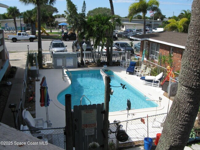 Building Photo - 429 Sunrise Dr