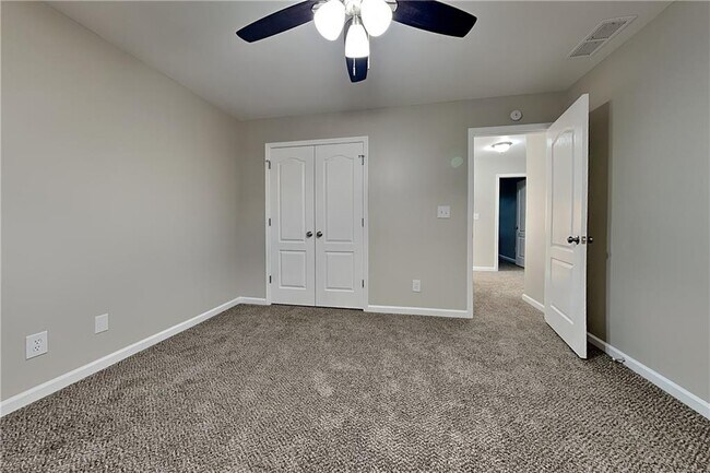 Building Photo - 755 Willowwind Dr