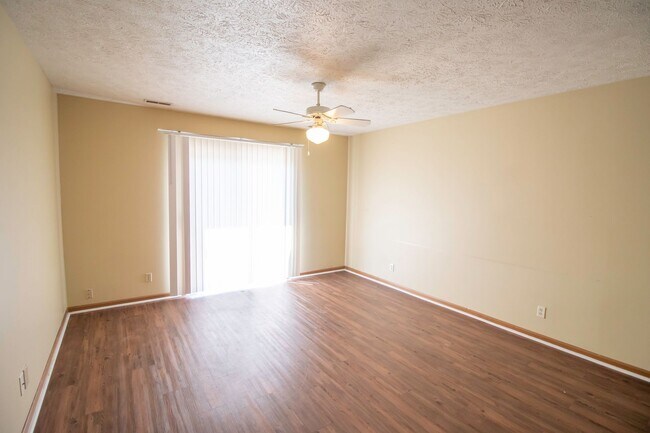 Building Photo - 2854/2856 Plaza Ct