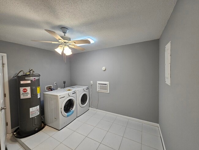 Building Photo - 329 NE Cullman Ct