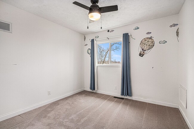 Building Photo - Pet-Friendly 4 Bed, 2.5 Bath Home with Lak...