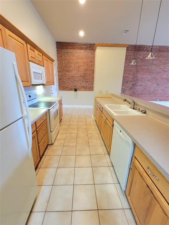 Building Photo - 2315 Harborside Dr