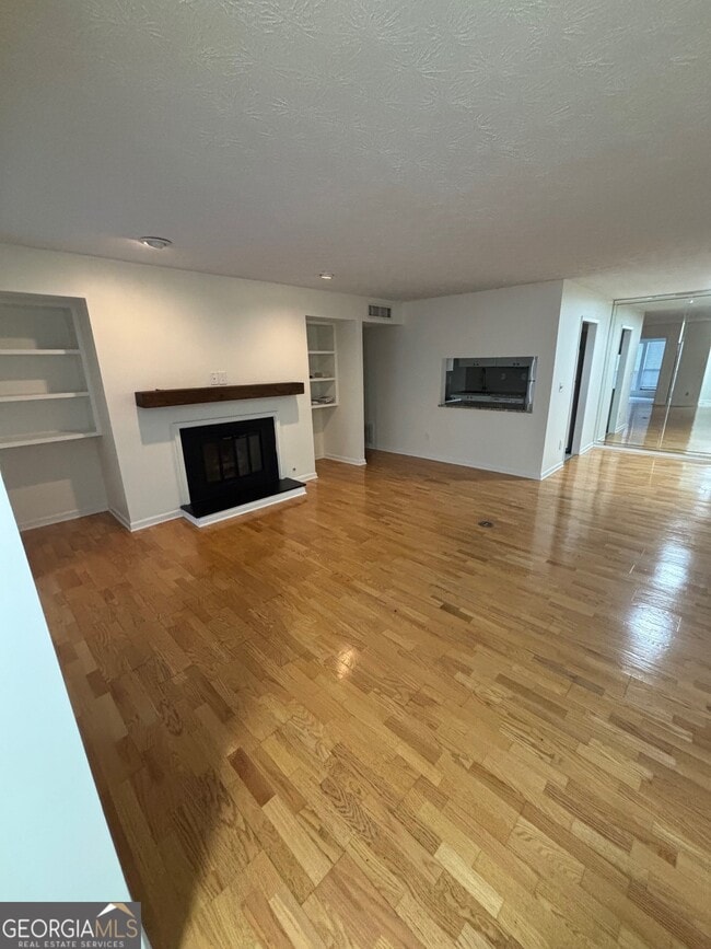 Building Photo - 301 Dunbar Dr