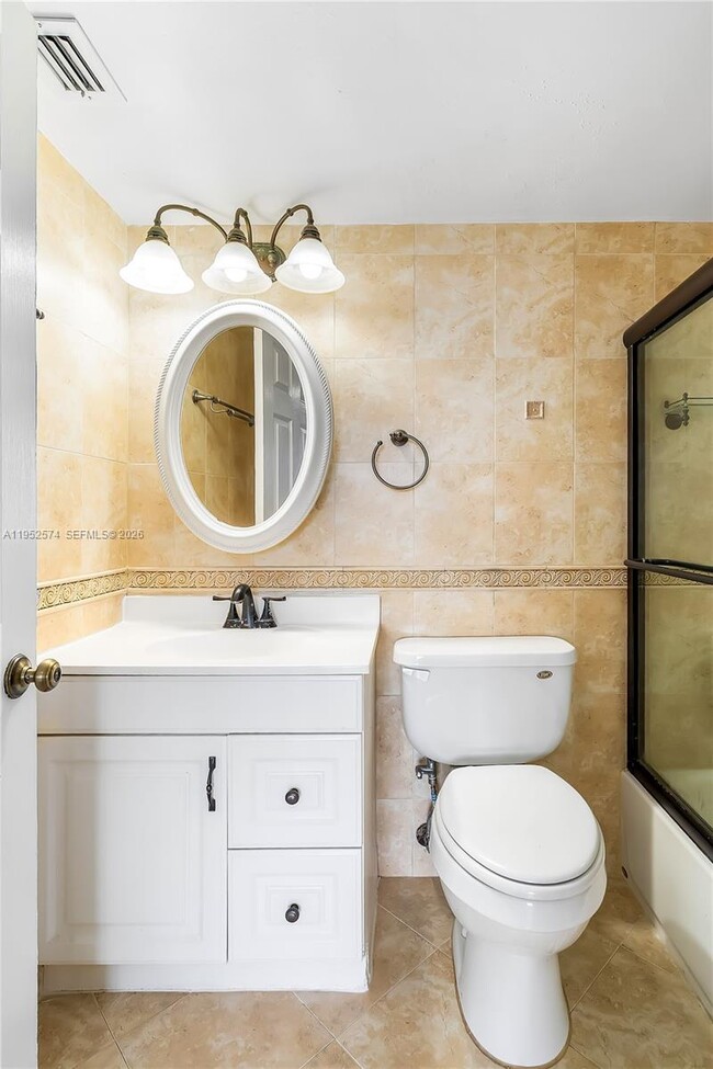 Building Photo - 2025 NE 164th St