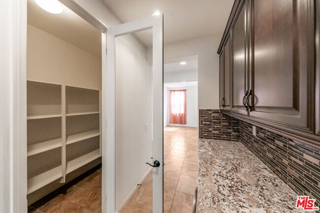 Building Photo - 22379 Driftwood Ct