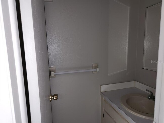 Building Photo - 5507 Pokeweed Ct