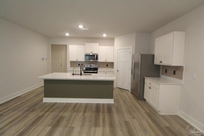 Building Photo - 3111 Silver Maple Dr