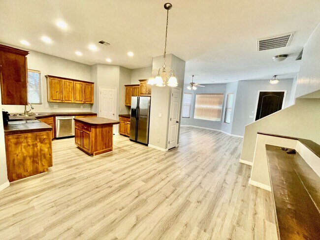 Building Photo - Pet-Friendly 4-BR Home in Washington Fields