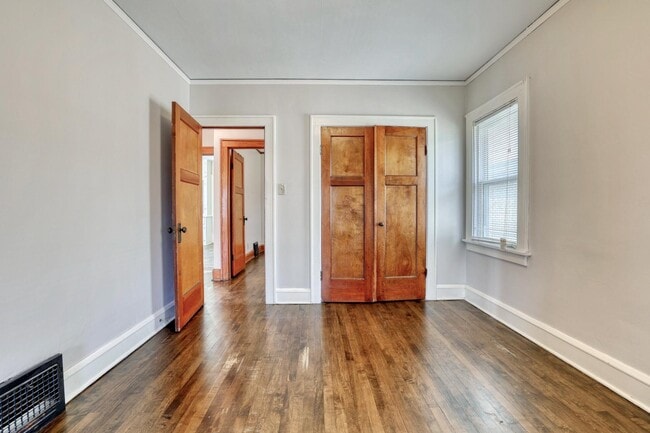 Building Photo - 5113 W Wisconsin Ave