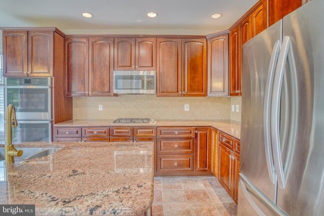 Building Photo - 9902 Player Dr