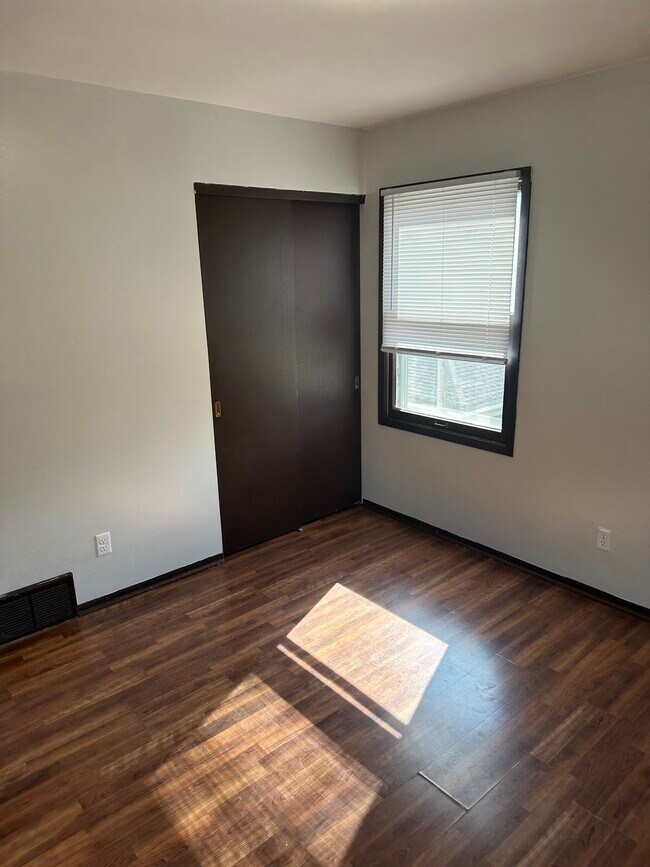 Building Photo - 1961 S 57th St