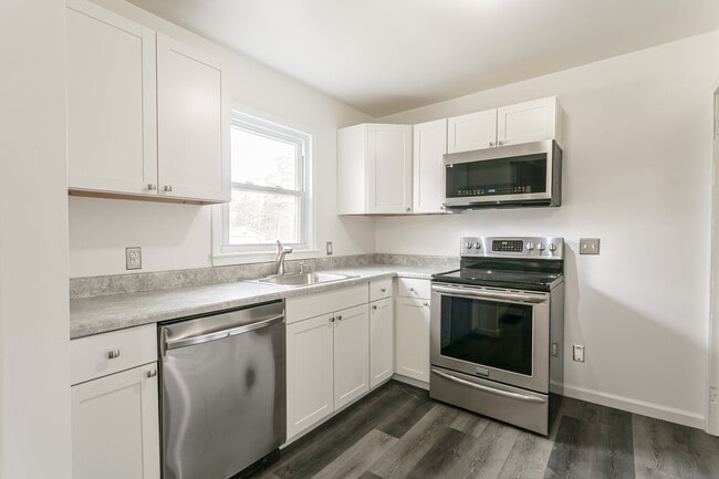 Building Photo - 2868 Brighton Henrietta Town Line Rd