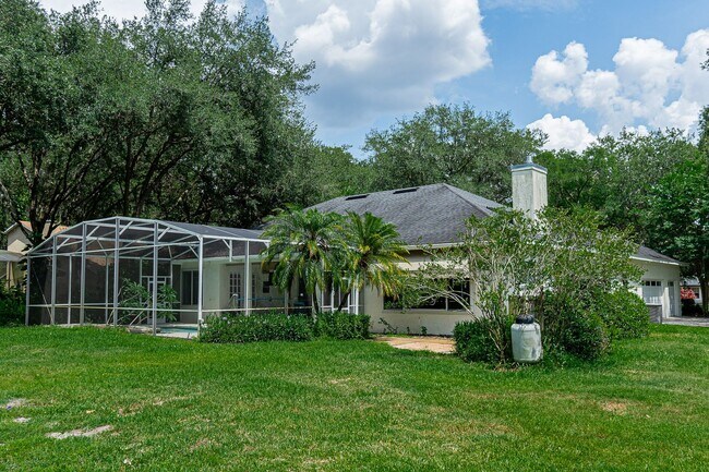 Building Photo - Beautiful 3/3 Pool Home in Gated Community W/ Lake Access