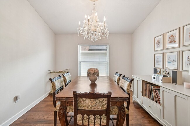 Building Photo - Tuscanny Street