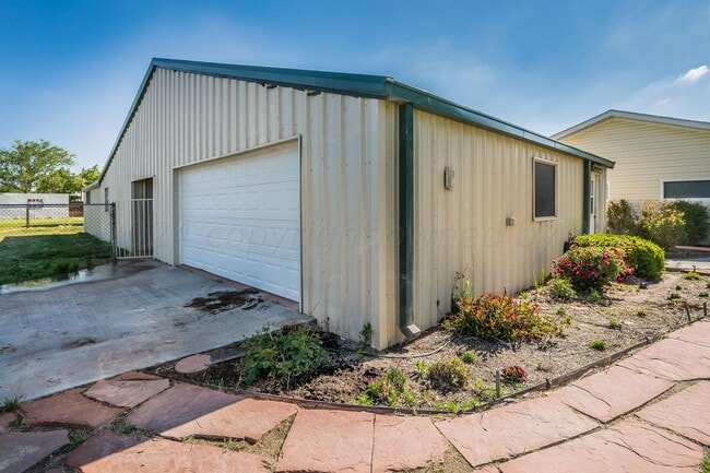 Building Photo - 7518 Lamount Dr