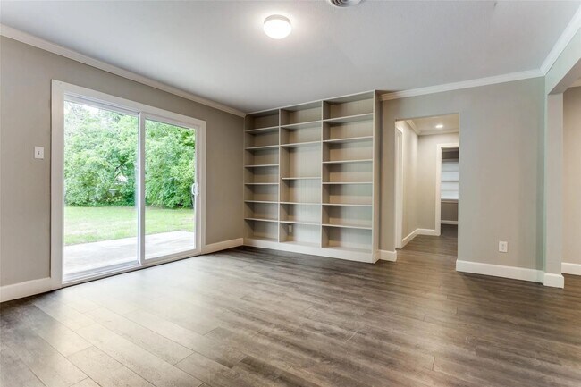 Building Photo - 4018 Western Cir
