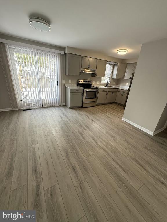 Building Photo - 621 St Georges Station Rd