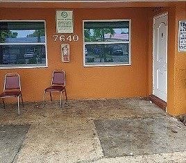 Building Photo - 3 br, 2 bath Townhome - 7640 SW 10th St B