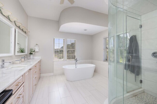 Building Photo - 763 Jacqueline Ln