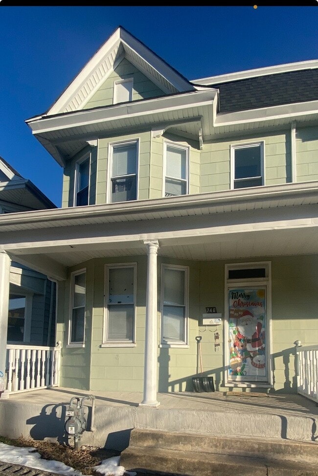 Building Photo - 746 Maryland Ave