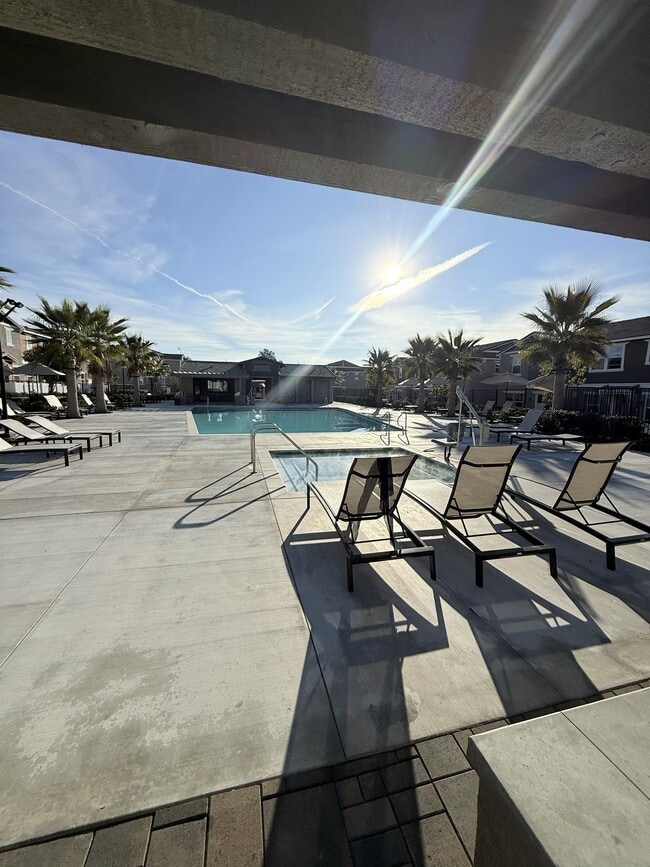 Building Photo - 36351 Elizabeth Ln