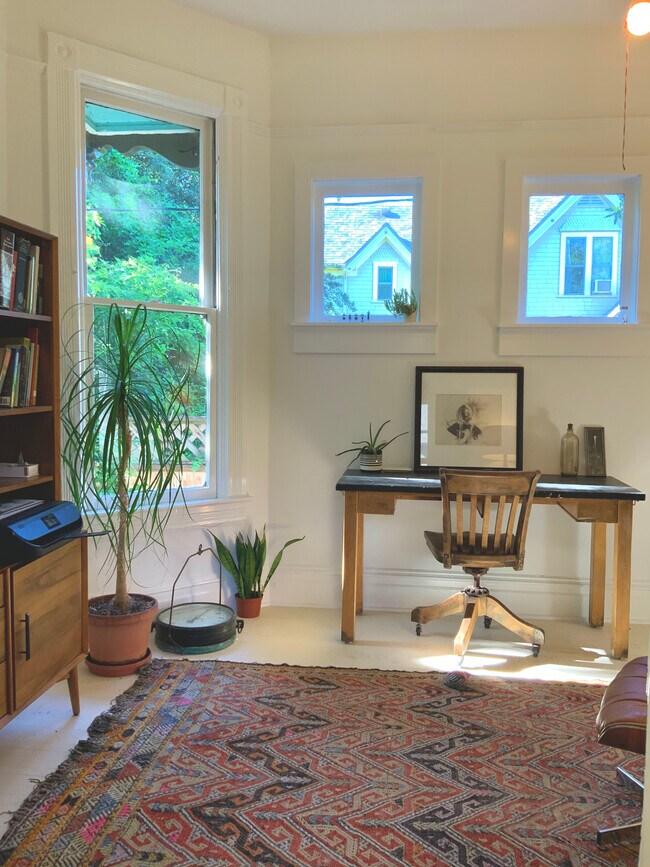 1st floor bedroom 1 - 4214 N Albina Ave