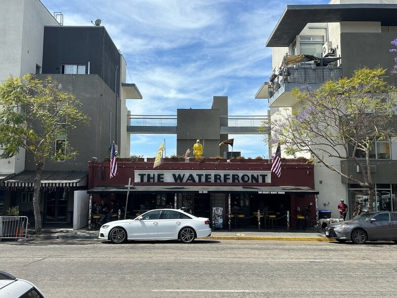 Building Photo - 941 W Hawthorn St