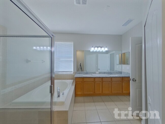 Building Photo - 9346 Black Thorn Loop