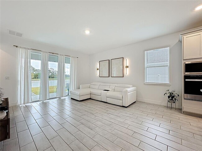 Building Photo - 1061 Chasetree Ln