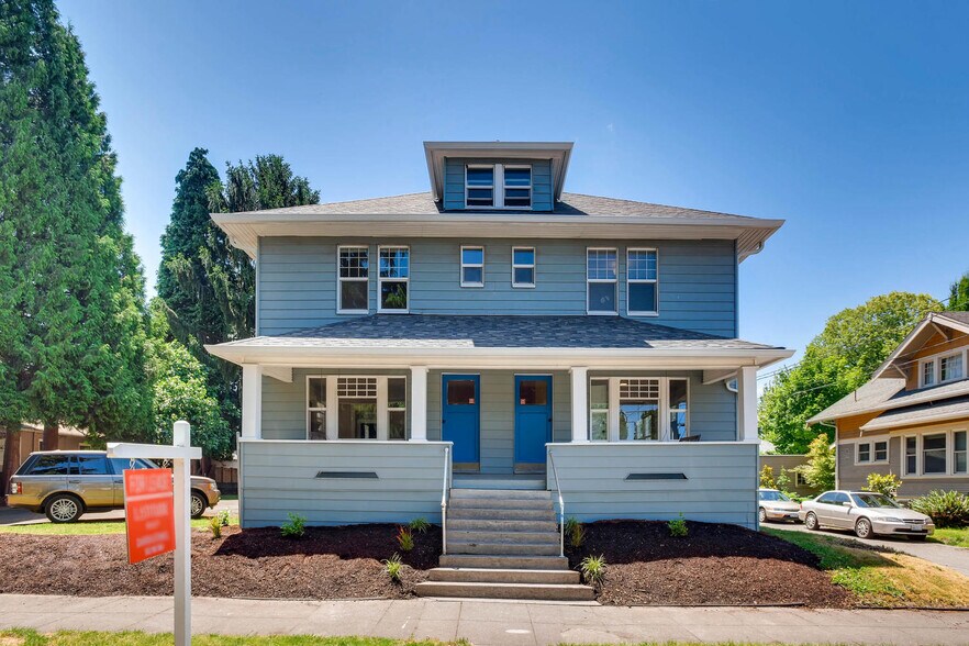 Building Photo - 2100 NE Flanders St