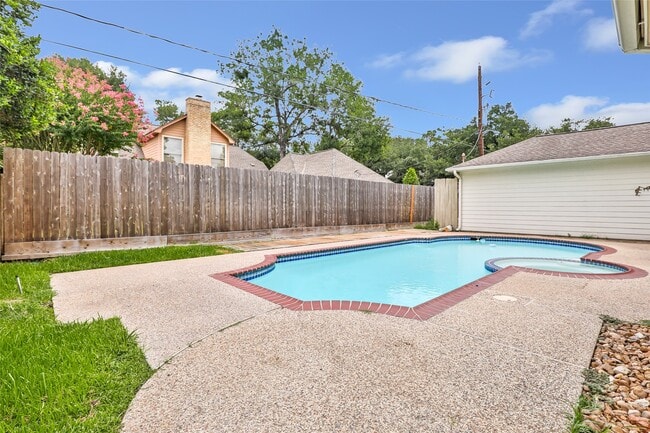 Building Photo - 12102 Moorcreek Dr