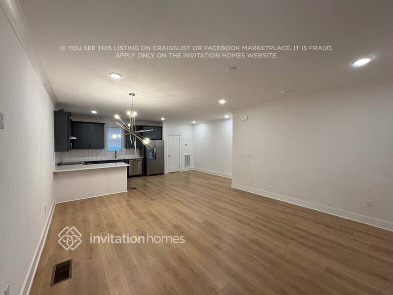 Building Photo - 428 38th Ave N