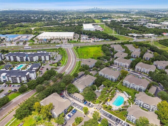 Building Photo - 9405 Crescent Loop Cir