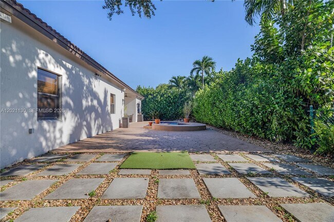 Building Photo - 12442 SW 119th Ct