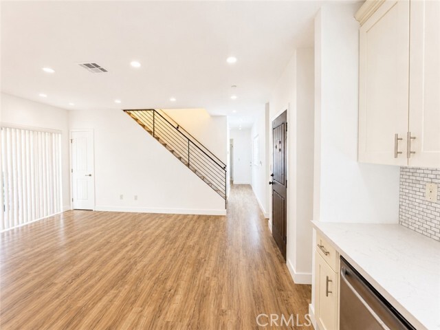 Building Photo - 6651 Noble Ave