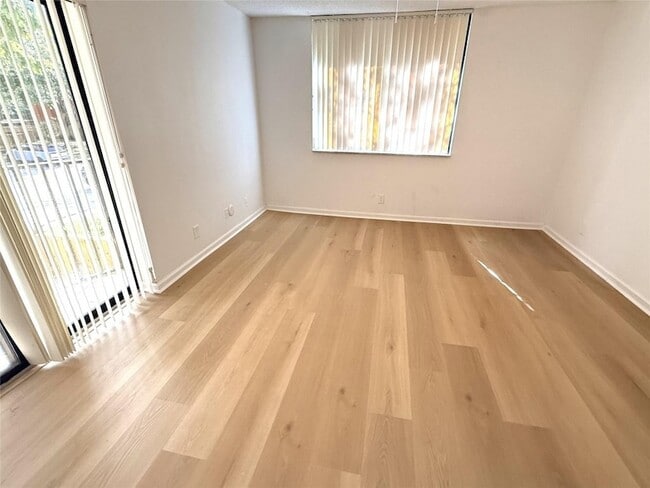 Building Photo - 8189 Severn Dr