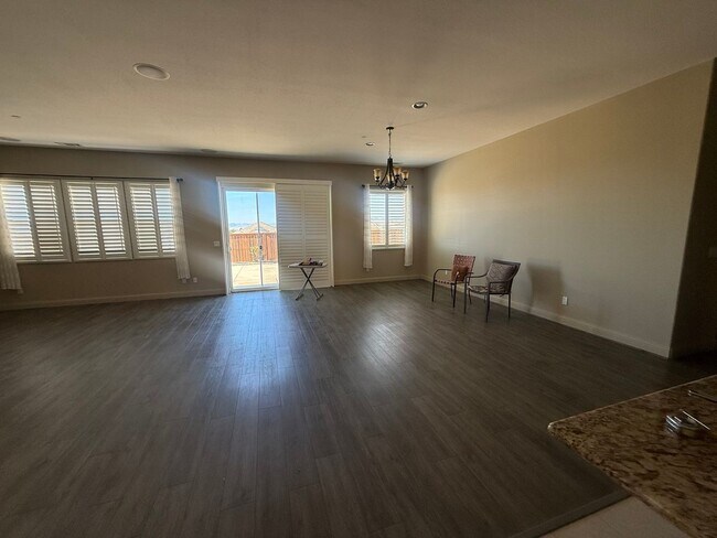 Building Photo - 955 Romneya Ln