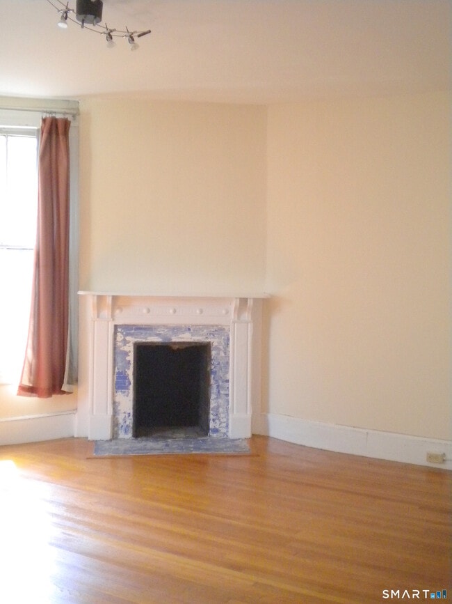 Building Photo - 382 Whitney Ave