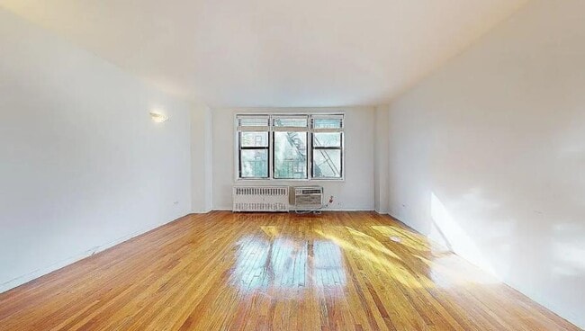Primary Photo - East 26th Street