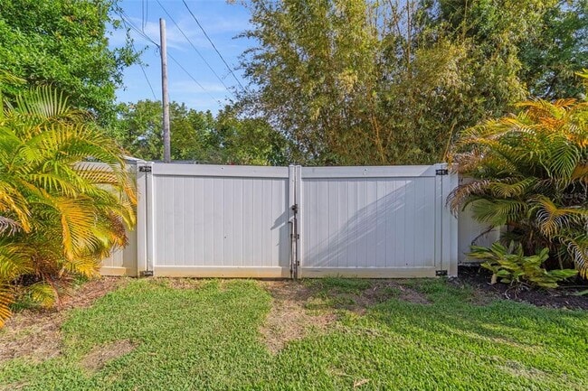 Building Photo - 967 49th Ave N