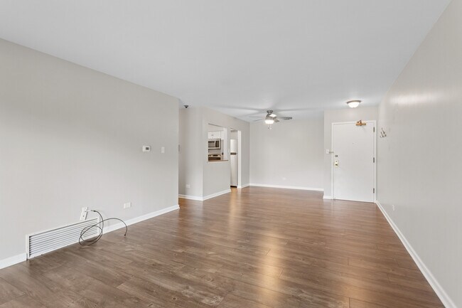 Building Photo - 7510 Farmingdale Dr