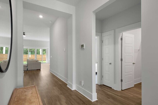 Building Photo - Spacious 4 Bedroom Home in Blake Farm