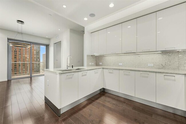 Building Photo - 200 N Congress Ave