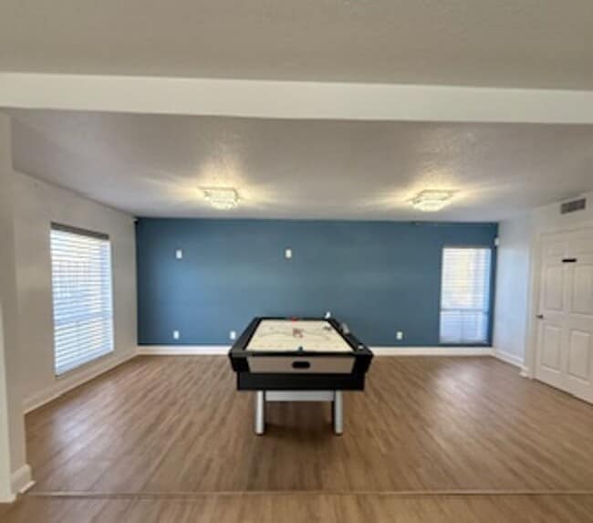 Building Photo - Charming 3-Bedroom, 2-Bathroom Condo in De...