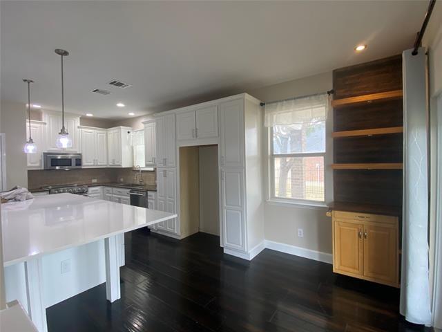 Building Photo - 2920 Pinehurst Ln